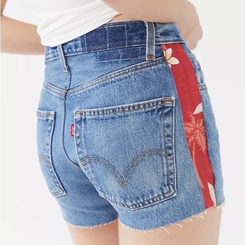 Levi’s 550 🌴 Tropical Inset Recycled Denim Cutoffs Relaxed Fit Jean Shorts